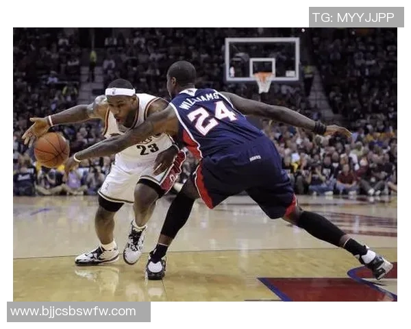 勇士与老鹰激战NBA17赛季巅峰对决精彩回顾与分析