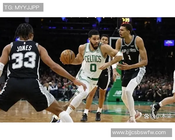 文班亚马新秀赛季表现惊艳场均数据领先同届球员引发关注