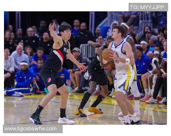 勇士与开拓者最新对决分析及比赛精彩瞬间回顾