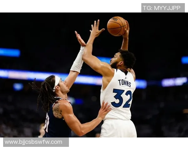 唐斯与字母哥对决NBA赛场上的巅峰对抗与精彩瞬间解析