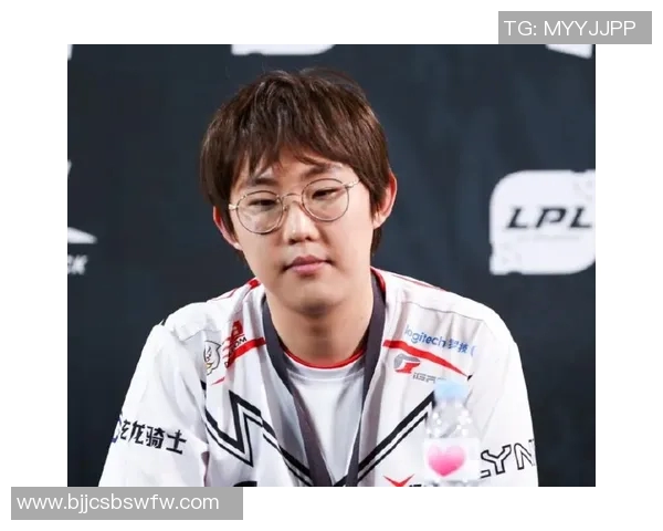 可兰白克的传奇人生与不屈精神在现代社会中的启示与影响