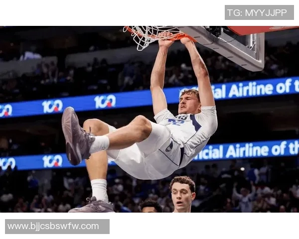 老鹰对阵独行侠比赛精彩回顾及最新比分分析