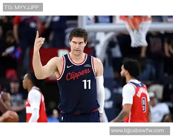 布鲁克洛佩斯：从NBA巨星到篮球战术大师的华丽转身